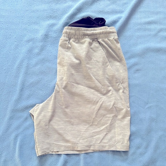 Men’s Workout Trunks made by Lululemon - Picture 1 of 1